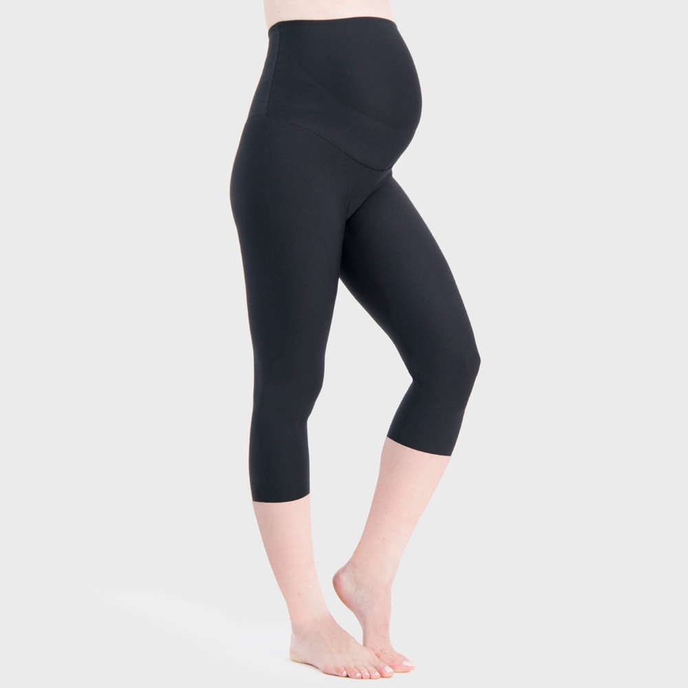 The Glowe maternity capri legging